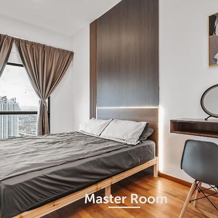 Nowhere 2Br & 2Bath Apartment With Balcony @ Reizz Residences 쿠알라룸푸르 외부 사진