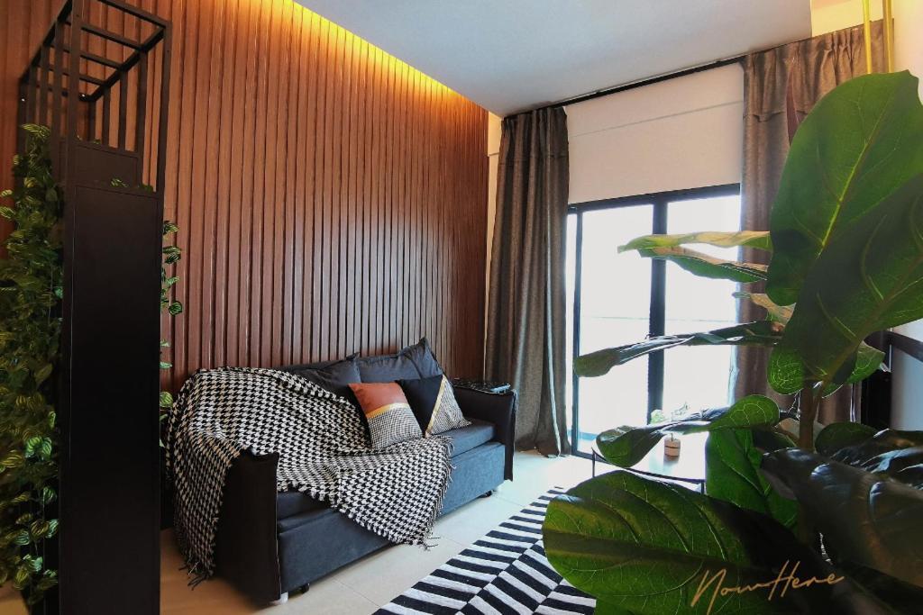 Nowhere 2Br & 2Bath Apartment With Balcony @ Reizz Residences 쿠알라룸푸르 외부 사진