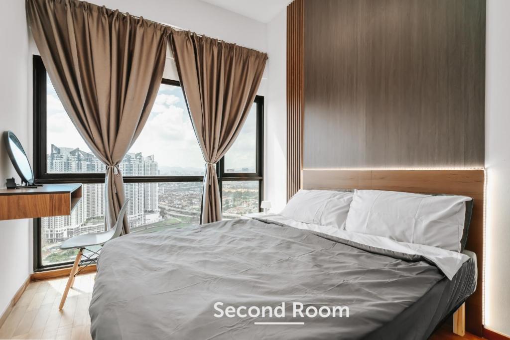 Nowhere 2Br & 2Bath Apartment With Balcony @ Reizz Residences 쿠알라룸푸르 외부 사진