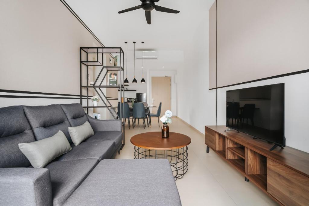 Nowhere 2Br & 2Bath Apartment With Balcony @ Reizz Residences 쿠알라룸푸르 외부 사진