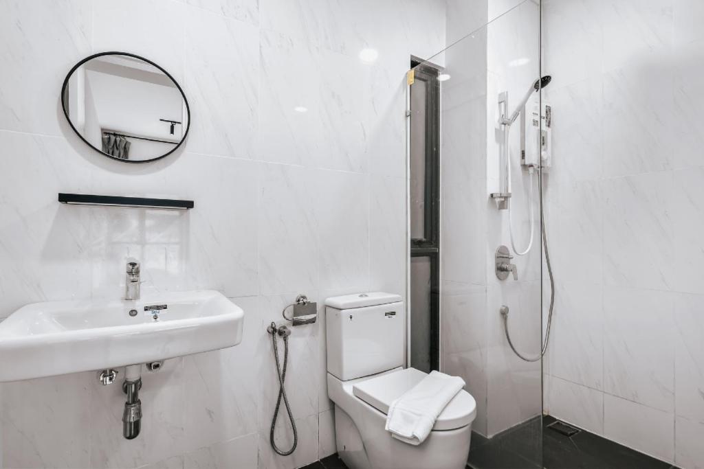 Nowhere 2Br & 2Bath Apartment With Balcony @ Reizz Residences 쿠알라룸푸르 외부 사진
