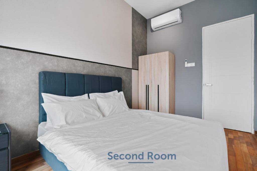 Nowhere 2Br & 2Bath Apartment With Balcony @ Reizz Residences 쿠알라룸푸르 외부 사진